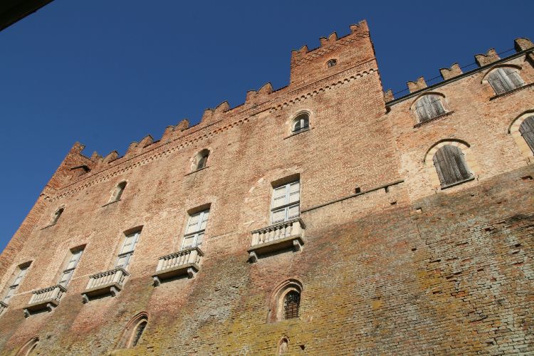 castello_montemagno.jpg