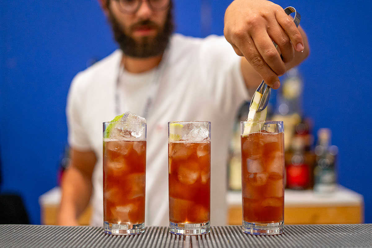 bar.jpg